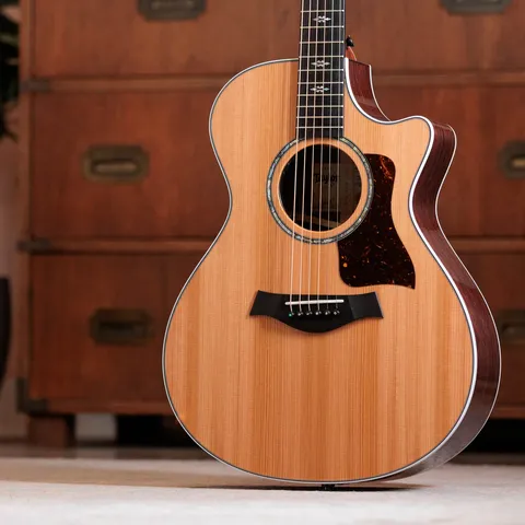 700 Series アコースティックギター | Taylor Guitars